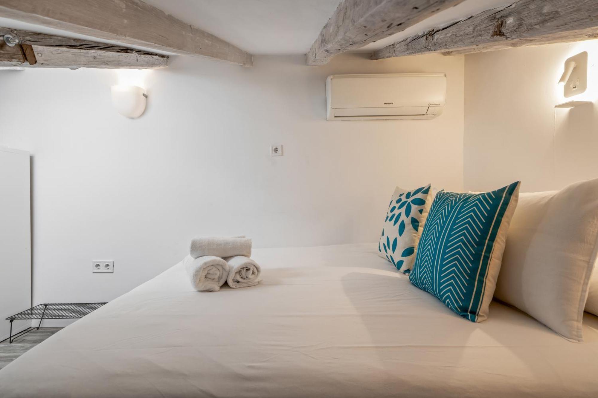 Attic 3bedrms-2baths In Heart Of Malasana Apartamento Madrid