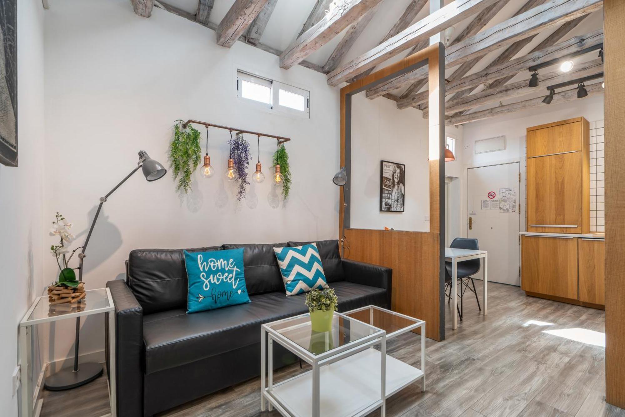 Attic 3bedrms-2baths In Heart Of Malasana Madrid